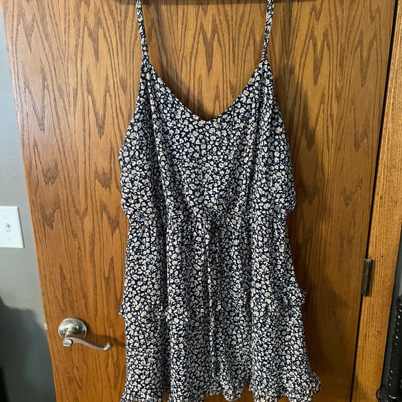 Cute summer dress - Picture 1 of 3